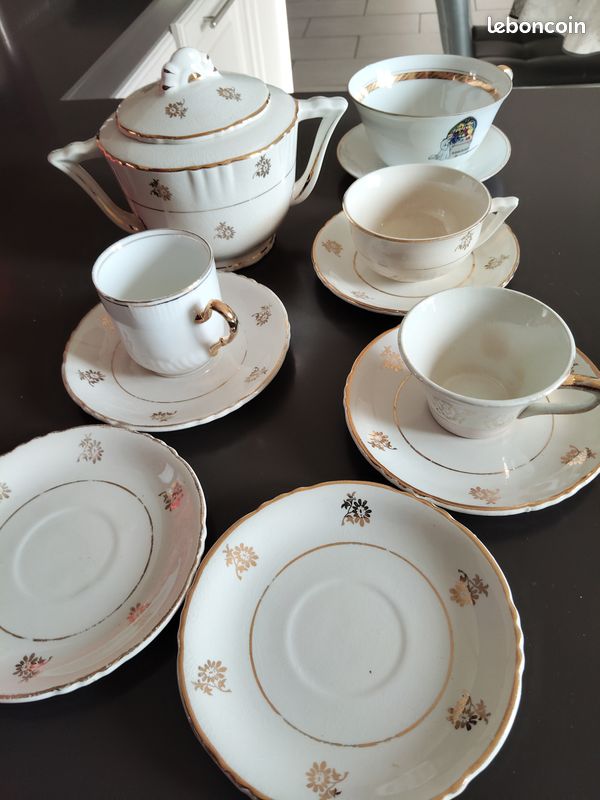 Lot Vintage De 4 Tasses Dépareillées + 1 Théière En Faïence (années 1920-1949) – Occasion