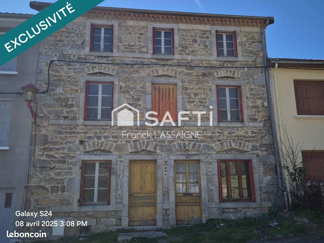 Maison 8 pièces 127 m² · à Job · 127 m² · 65 000 €