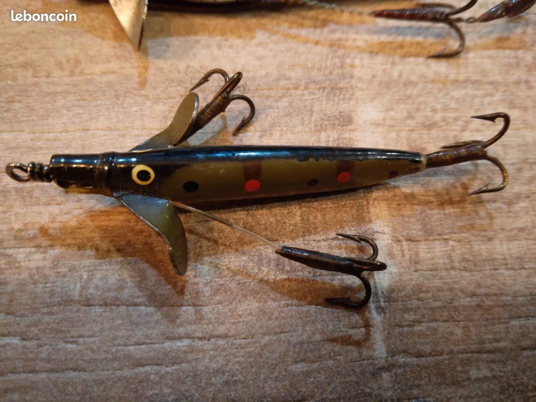 Lot De 85 Leurres De Pêche Anciens Et Vintage - Années 1960 - Collection