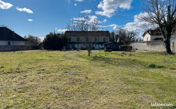 Terrain 695 m² Ygos Saint Saturnin