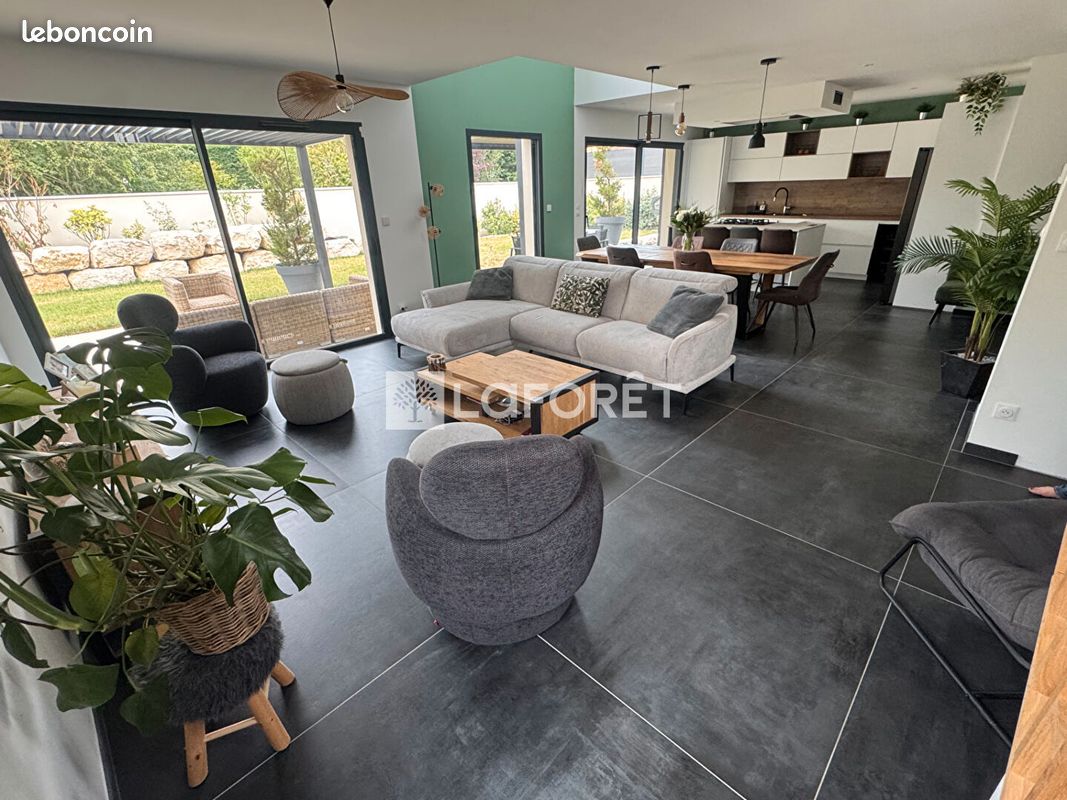 Maison 6 pièces 140 m² · à Corcelles-en-Beaujolais · 140 m² · 470 000 €