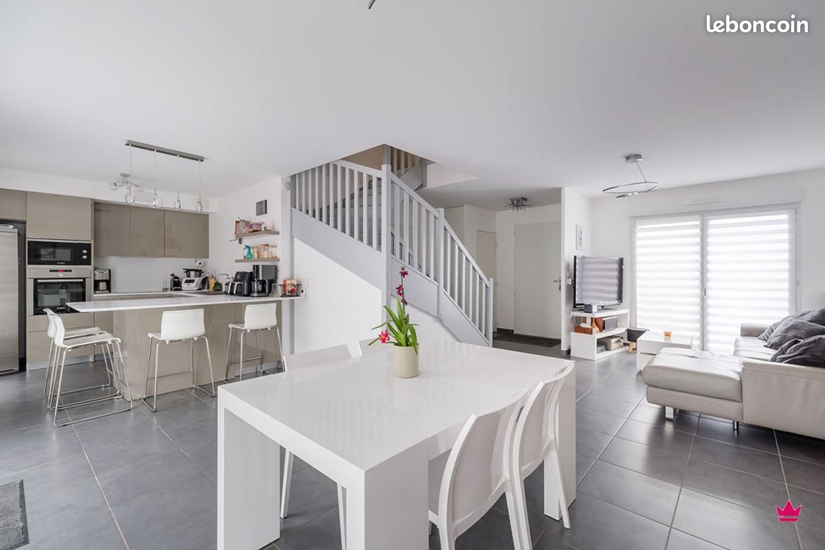 Maison 5 pièces 120 m² · à Chassieu · 120 m² · 480 000 €