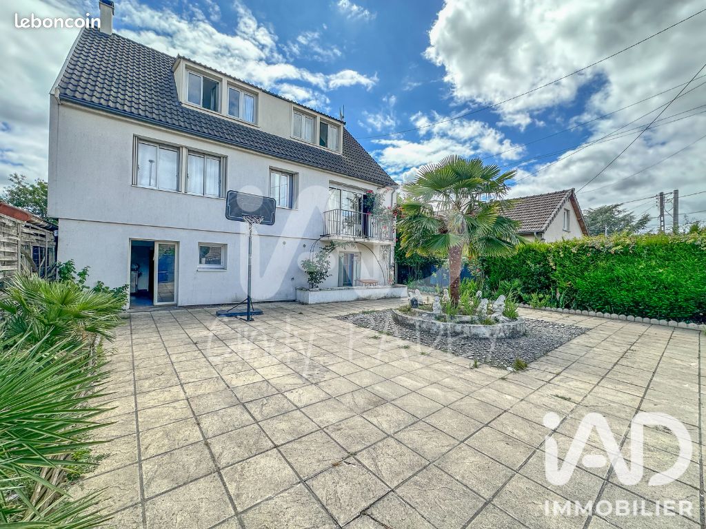 Maison 11 pièces 205 m² · à Chelles · 205 m² · 485 000 €
