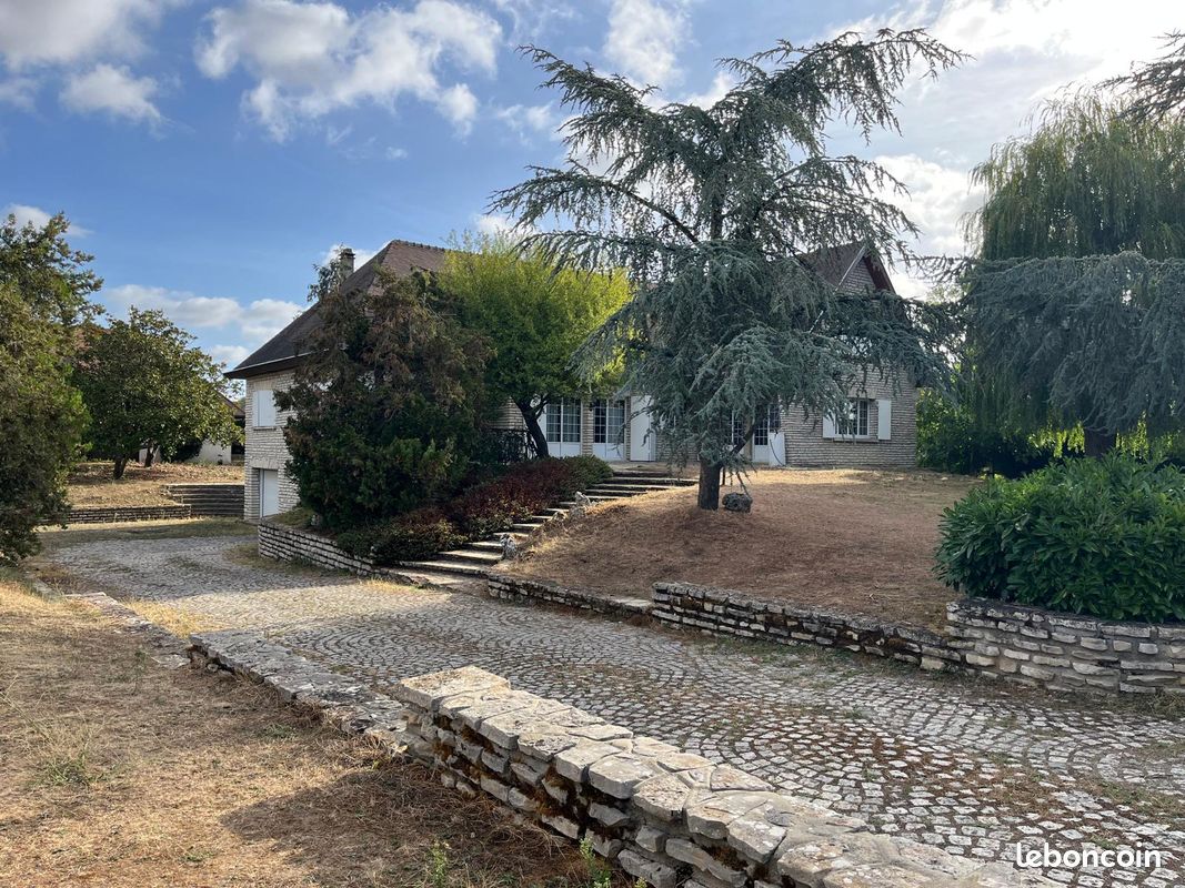 Maison 8 pièces 210 m² · à Évry-Grégy-sur-Yerre · 210 m² · 690 000 €