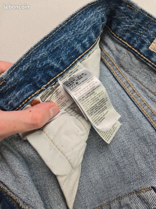 Jean Levi's 501 bleu taille W36 coupe droite washed (A31) (image 9)