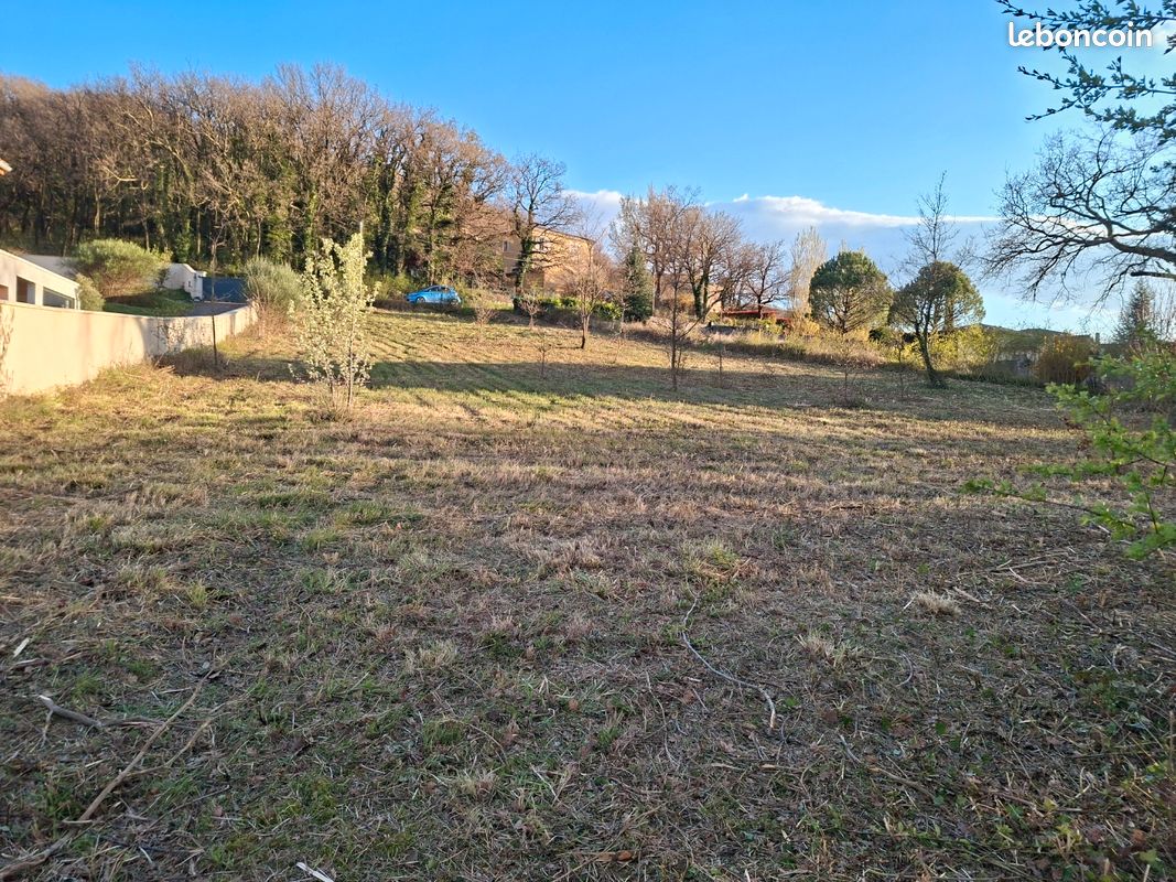 Terrain constructible viabilisé · à Saint-Gervais-sur-Roubion · 140 000 €
