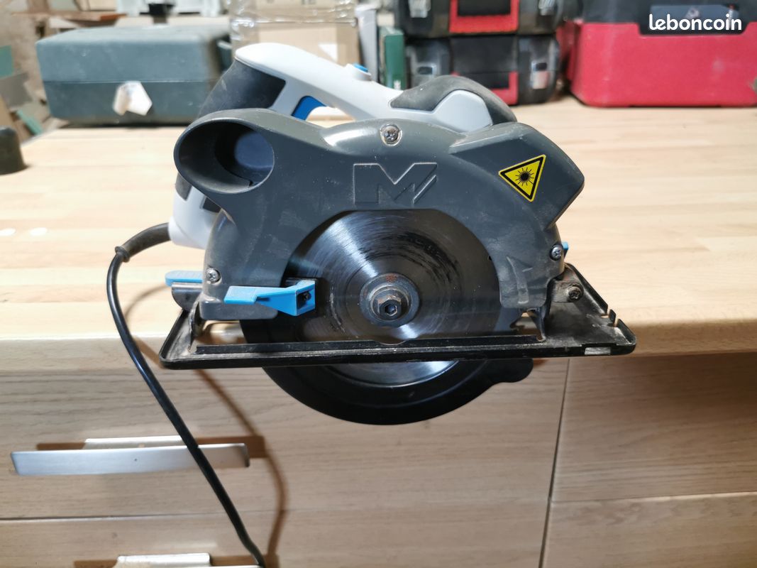 Lot 3 outils filaires Mac Allister : Rabot 900W + Scie sauteuse 600W + Scie circulaire (image 10)