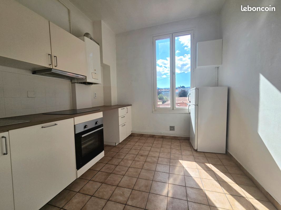 Appartement 3 pièces 66 m² · à Clermont-Ferrand · 65,7 m² · 135 000 €
