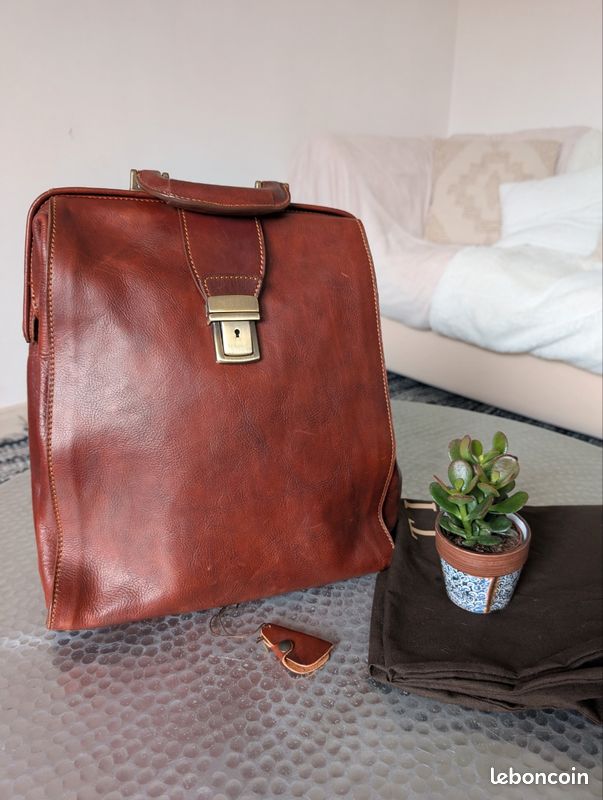 Sac à dos en cuir (image 1)