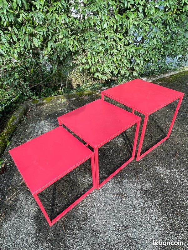Table gigognes métalliques (image 1)