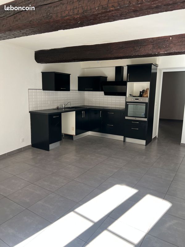Appartement 4 pièces 73 m² · à Eyguières · 73 m² · 860 €/mois