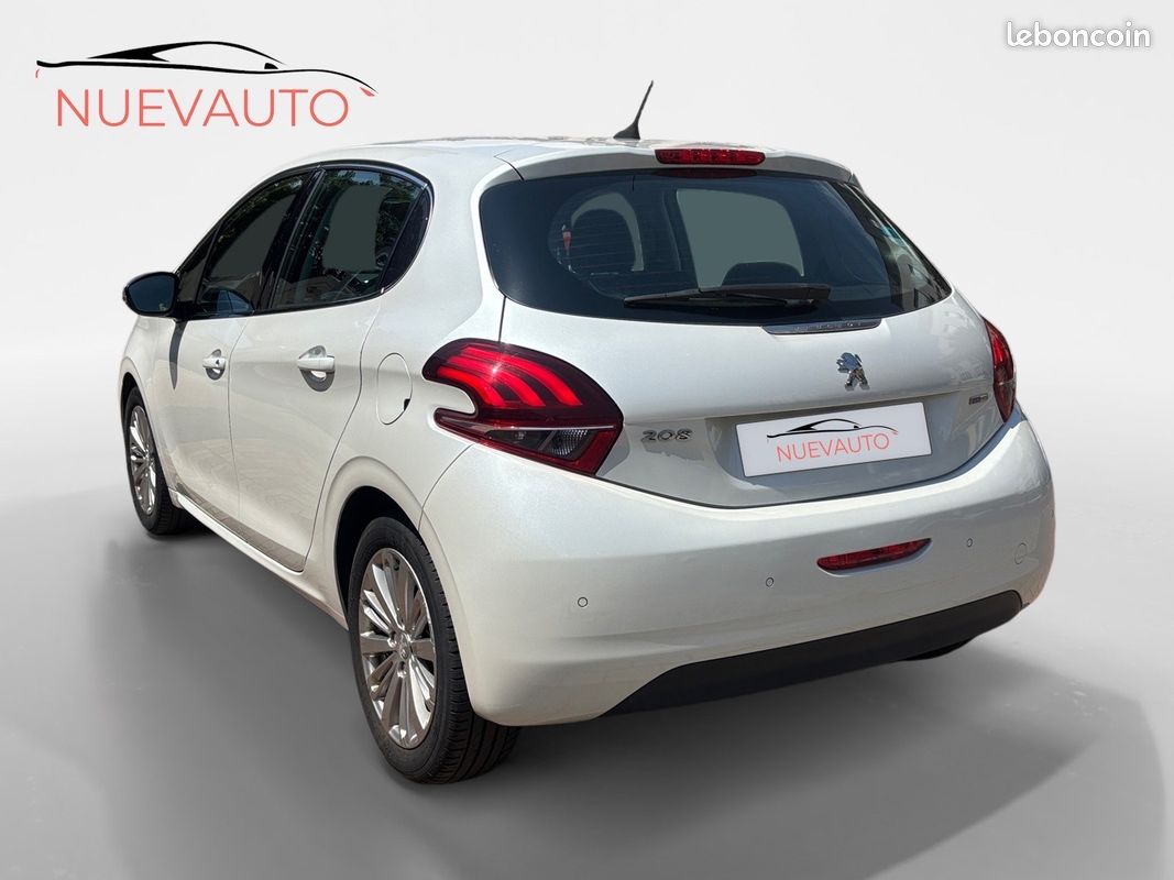 PEUGEOT 208 1.2 PureTech 82ch BVM5 Allure (image 10)