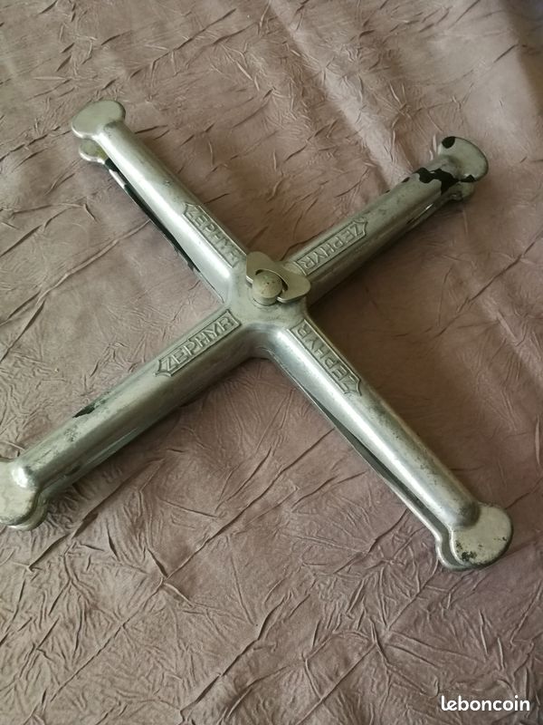Presse raquette de tennis métallique vintage Zephyr (60592