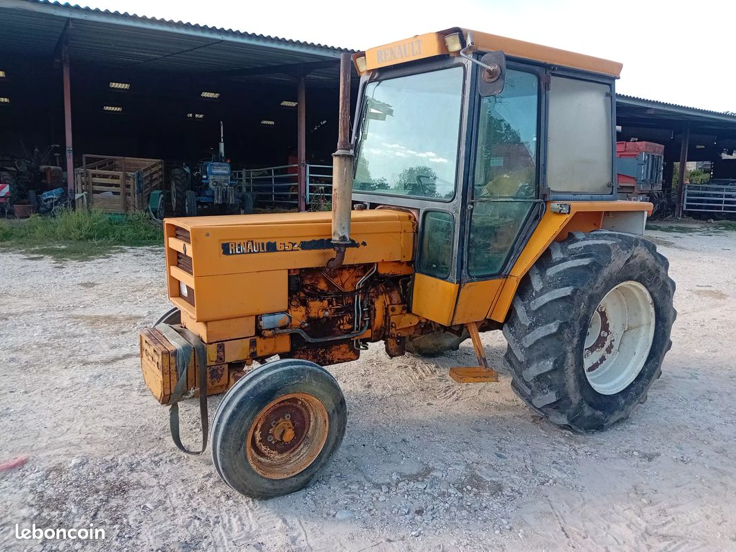Tracteur Renault 652 (image 1)