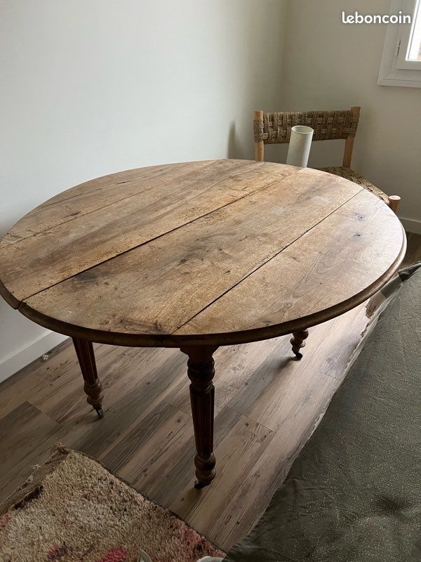 Table ancienne (image 2)