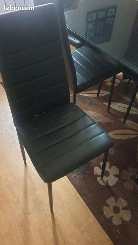 Table et chaise (image 2)