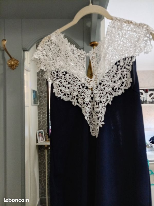 Robe femme marine avec dentelle (image 2)