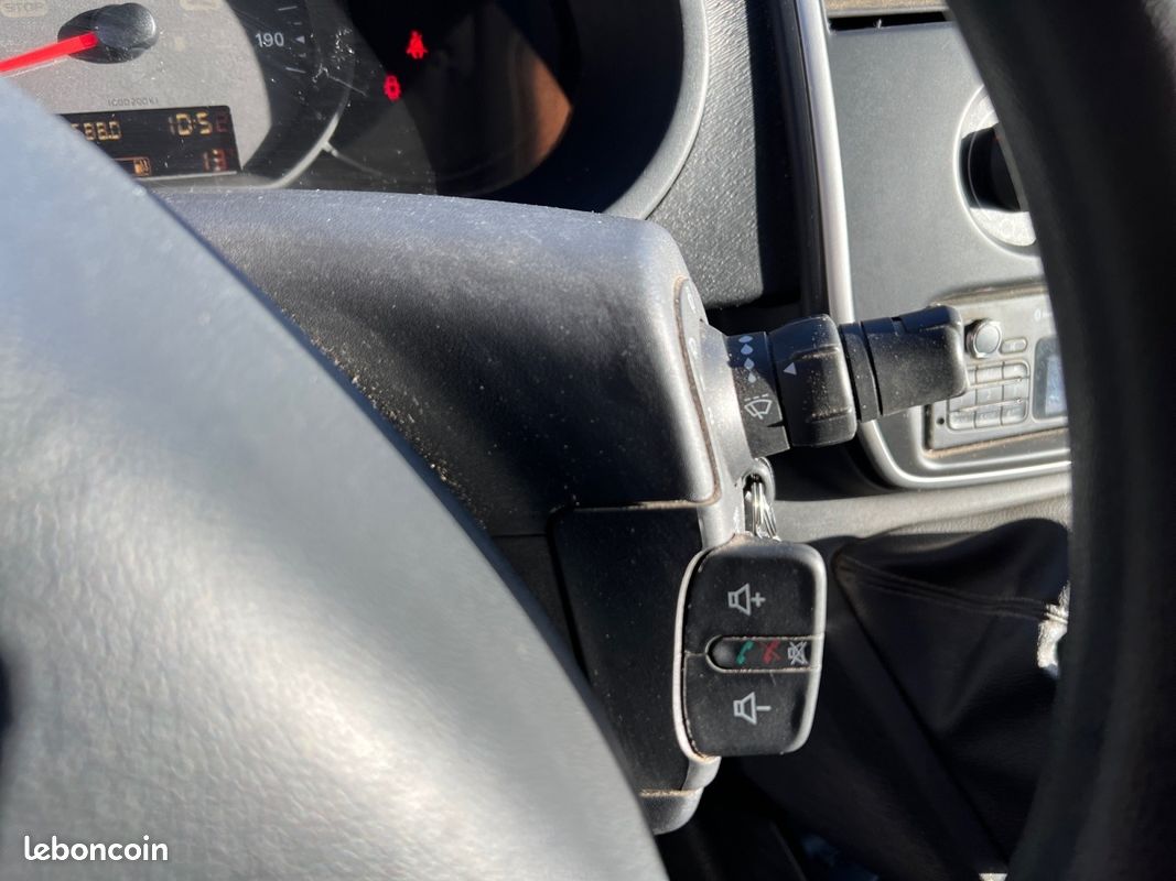 RENAULT KANGOO 1.5 DCI 90 ch Confort Fourgon - Attelage - Pas de TVA (image 13)