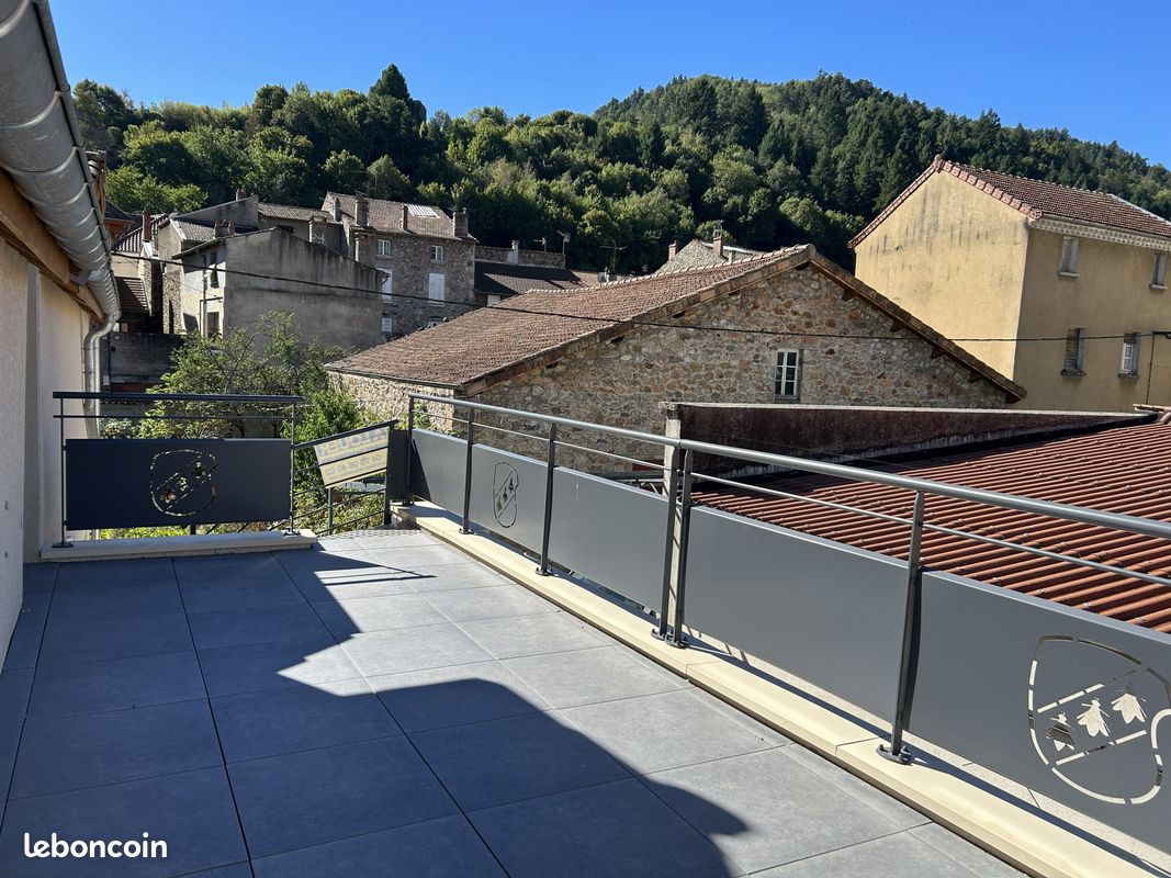 Appartement 2 pièces 85 m² · à Lamastre · 85 m² · 600 €/mois