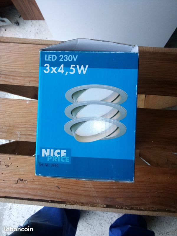 Spot encastrable Nice Price 3940 - PACK 3xLED/4,5W 230V (image 1)