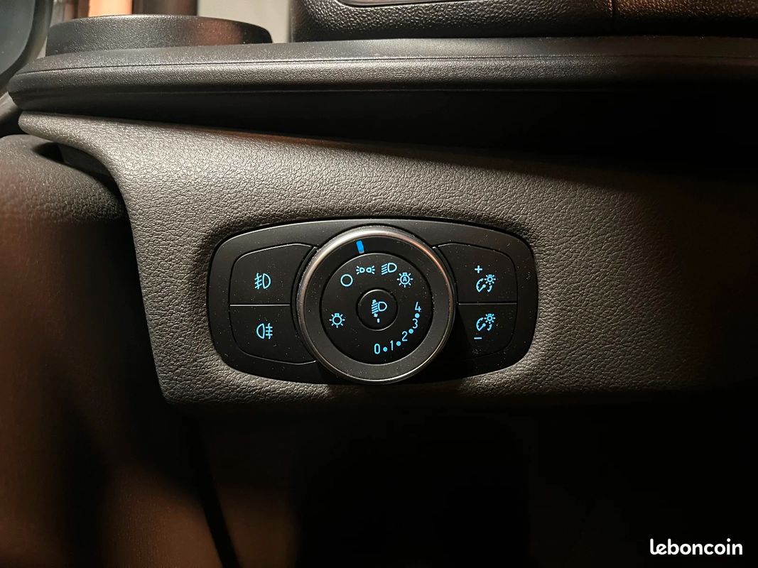 Ford transit custom fourgon 290 l1h1 2.0 ecoblue 170 bva sport (attelage) (image 20)