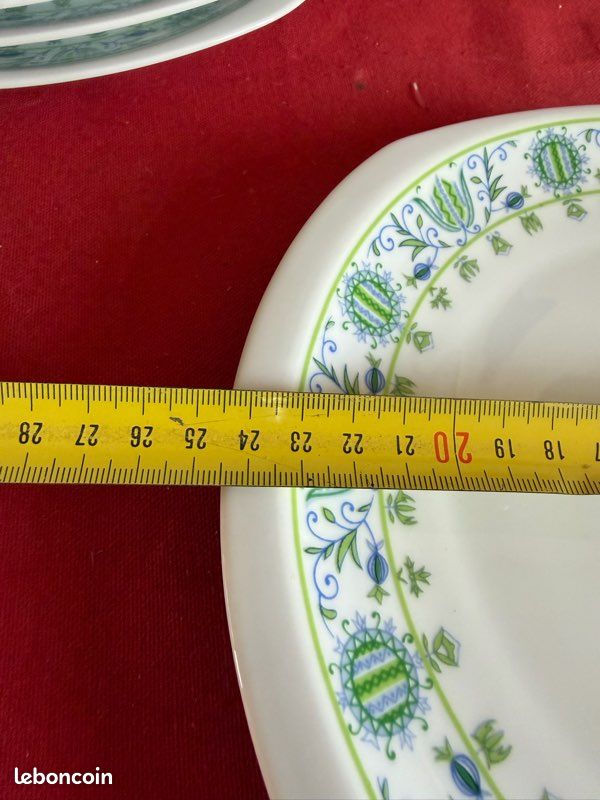 12 assiettes plates porcelaine de Limoges Bernardaud (image 9)
