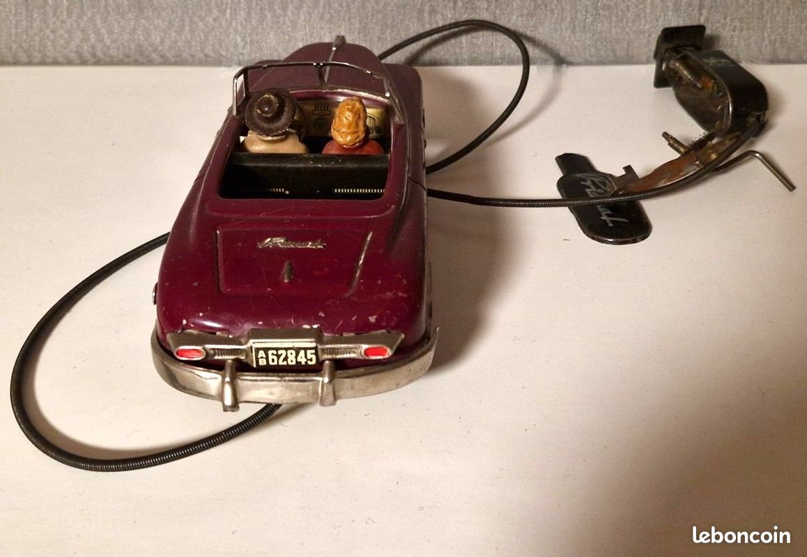 Ancienne Voiture Télécommandée - Jouet Vintage D'occasion