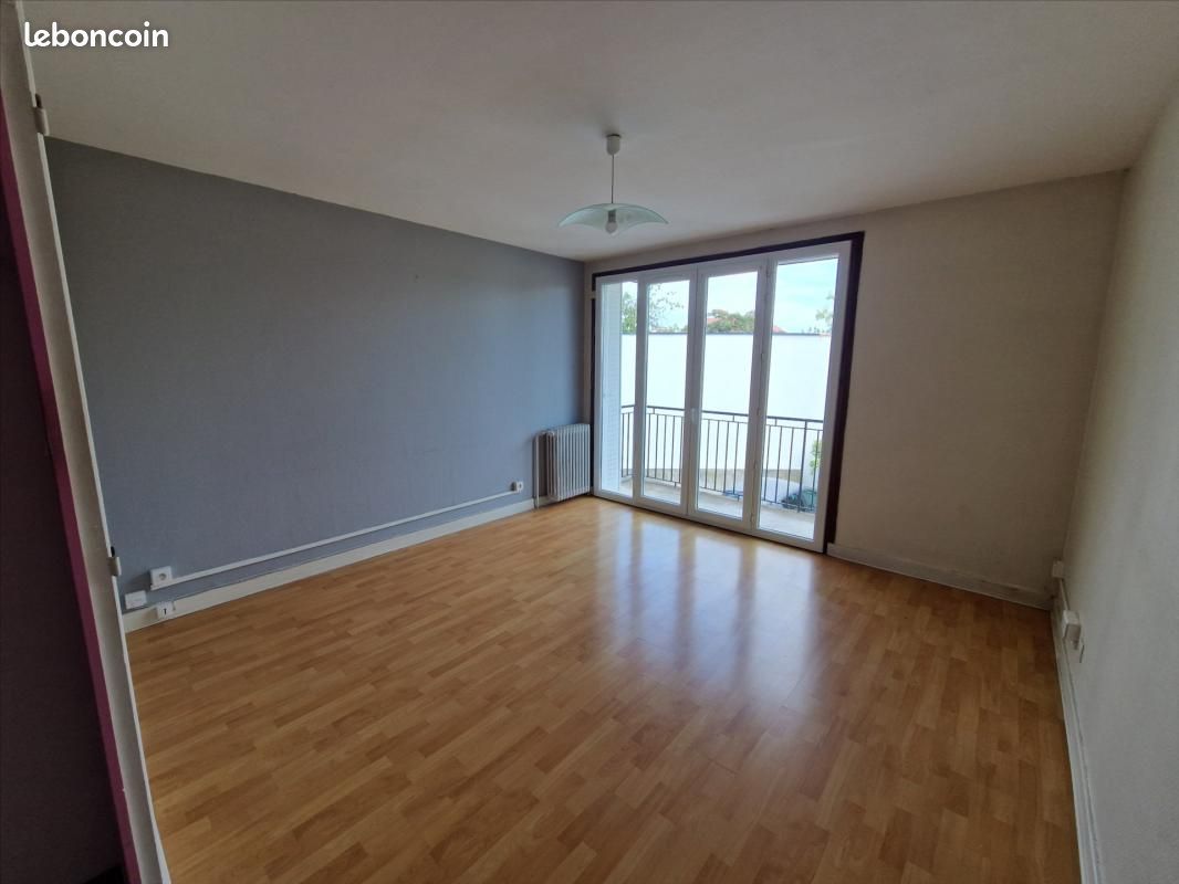 Appartement 3 pièces 63 m² · à Riom · 63 m² · 720 €