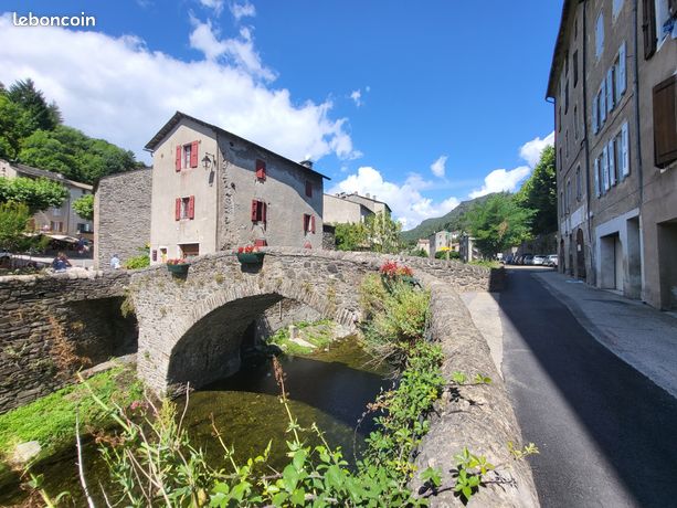 Maison 12 pièces 324 m²
