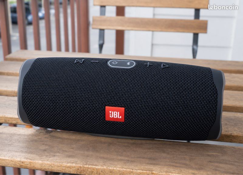 Enceinte portable JBL Charge 4 noire – Comme neuve (image 1)