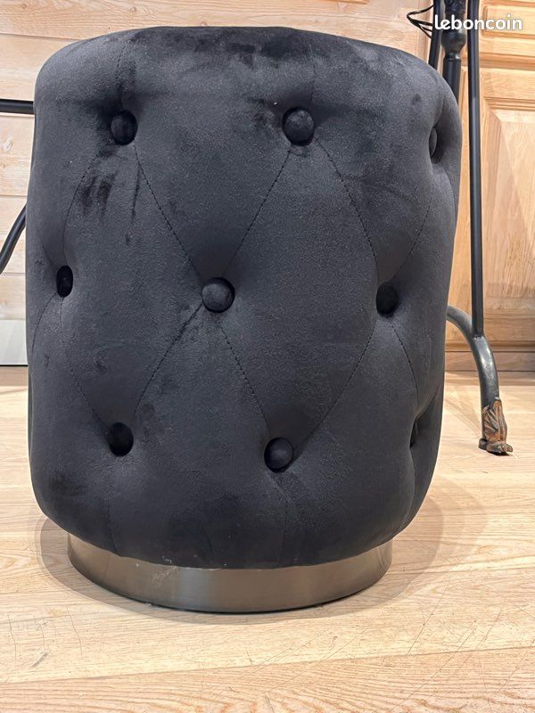 Pouf neuf en velours noir PTMD (image 1)