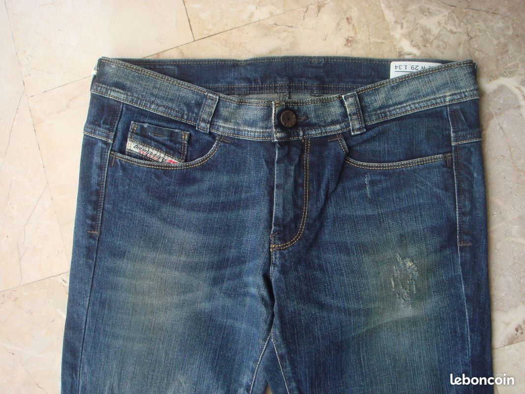 Jeans droits Diesel W29 (T 38-40) (image 2)