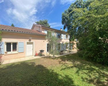 Maison 1 250 000 € - 230 m²