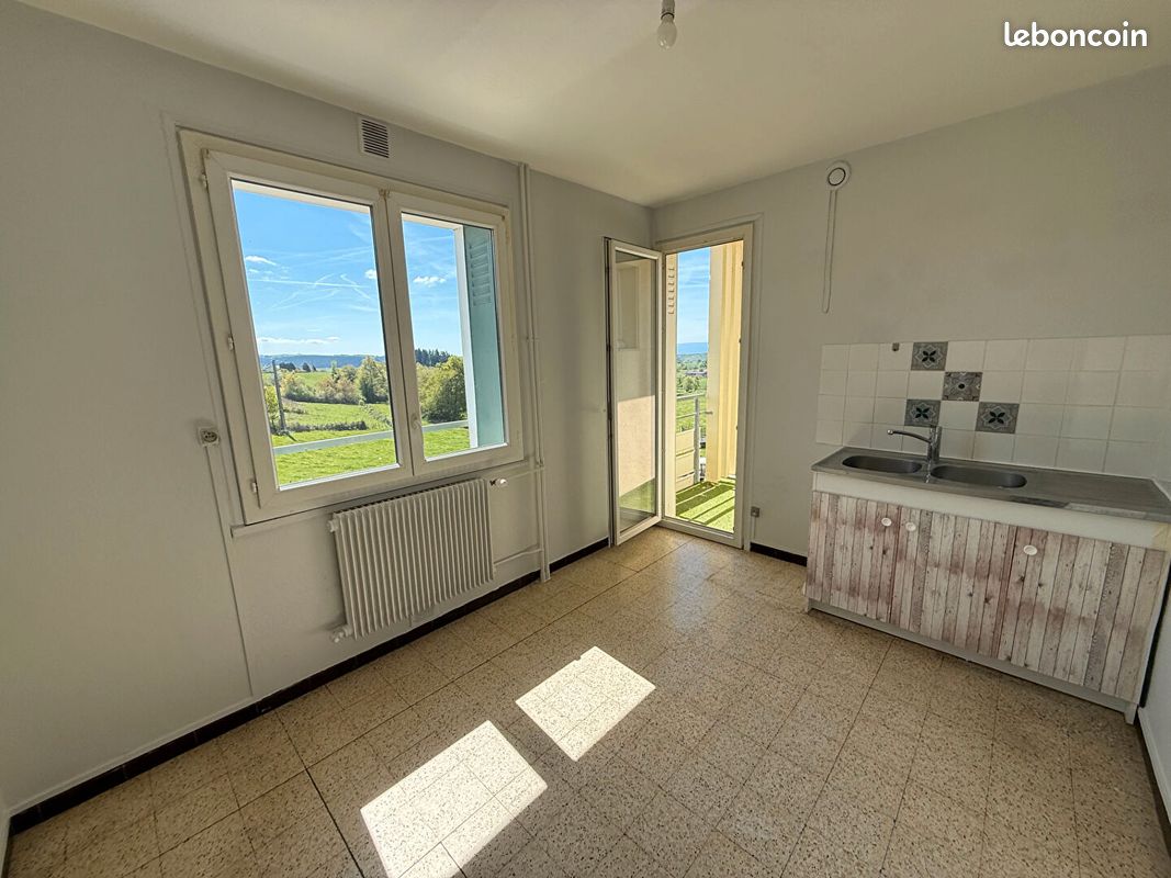 Appartement 5 pièces 88 m² · à Saint-Just-la-Pendue · 88 m² · 667 €/mois