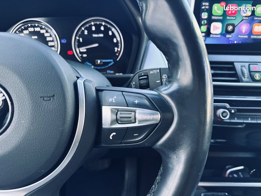 BMW SERIE 2 Active Tourer 1.5L 220CH 225 xe M Sport + SIEGES CHAUFFANTS + AFFICHAGE TETE HAUTE + HARMAN KARDON + CAMERA DE RECUL + GARANTIE 12 MOIS (image 25)