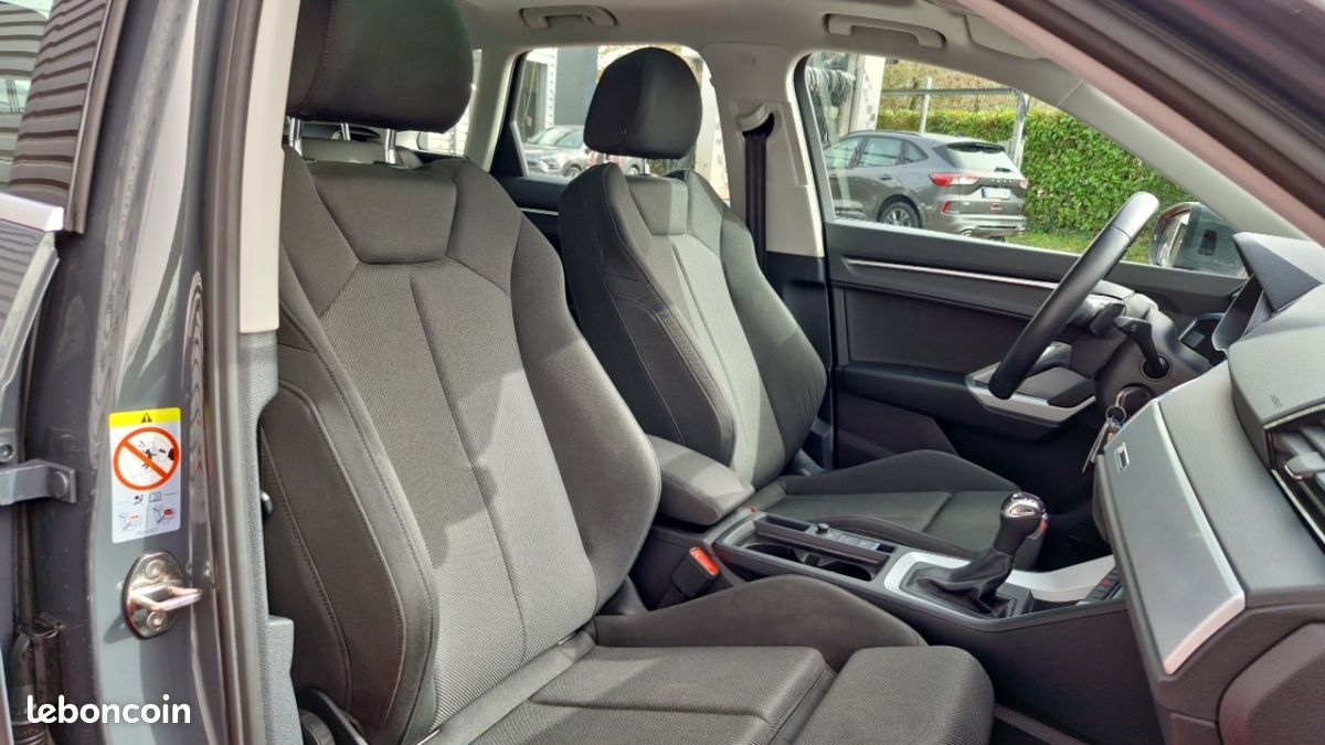 Audi Q3 35 TFSI 150 CH S tronic 7 BUSINESS LINE (image 8)