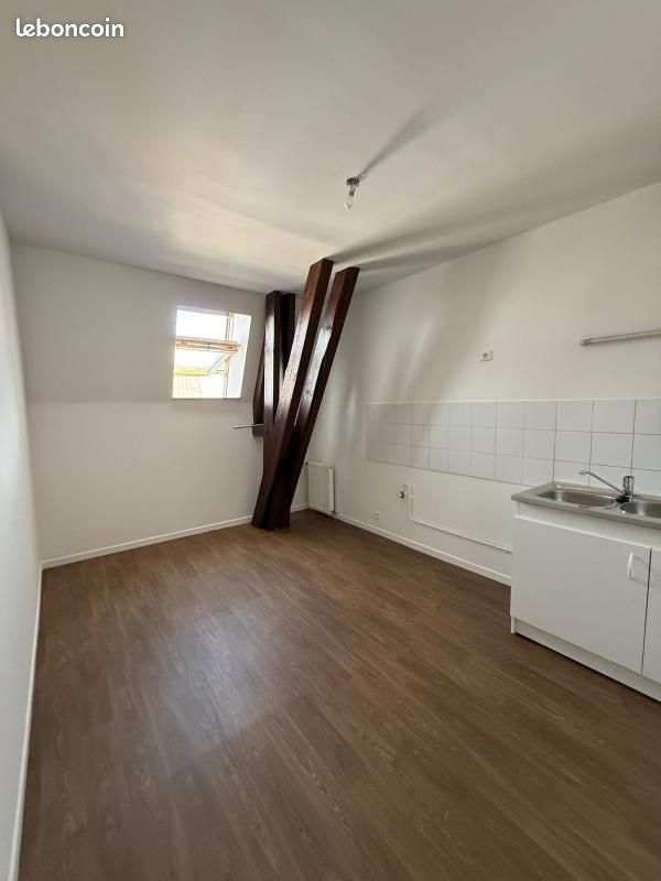 Appartement 3 pièces 81 m² · à Villeneuve-de-Marsan · 81 m² · 570 €