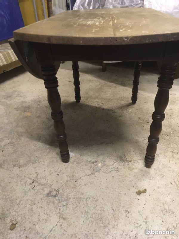 Table ronde vintage en chêne (image 3)