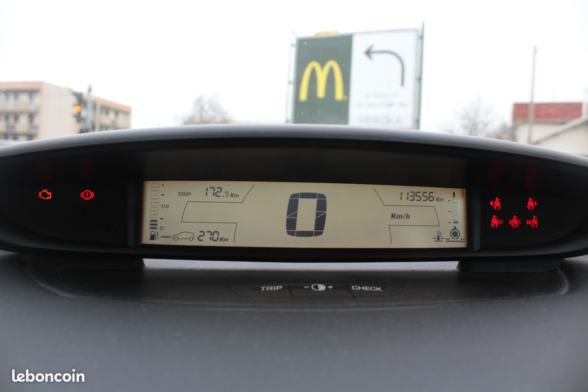 CITROEN C4 HDI 110 Pack Ambiance (image 17)