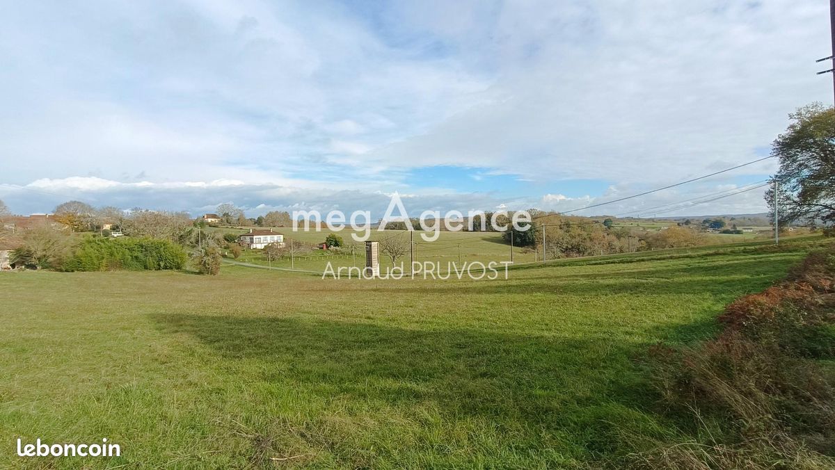 Terrain 6810 m² · à Baneuil · 6 810 m² · 49 000 €