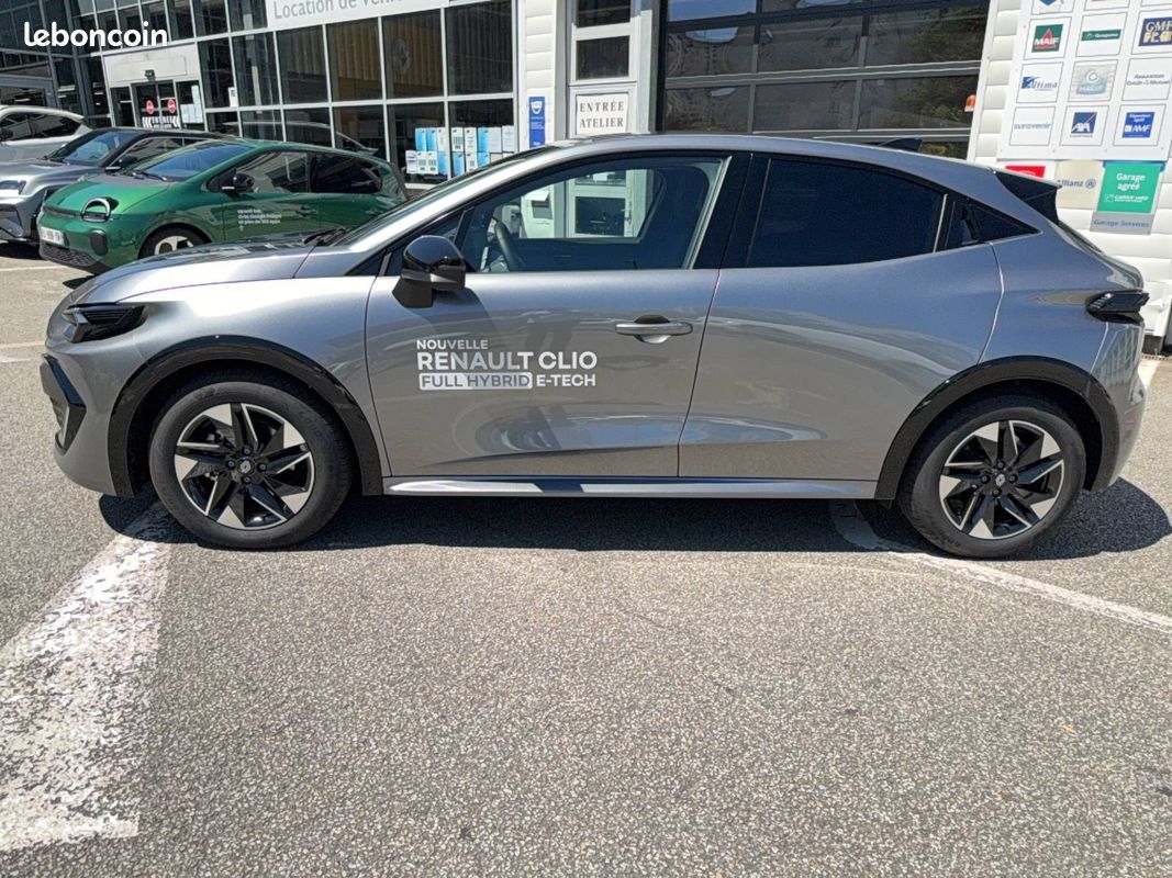 RENAULT Clio E-Tech full hybrid 160 ch Techno (image 2)