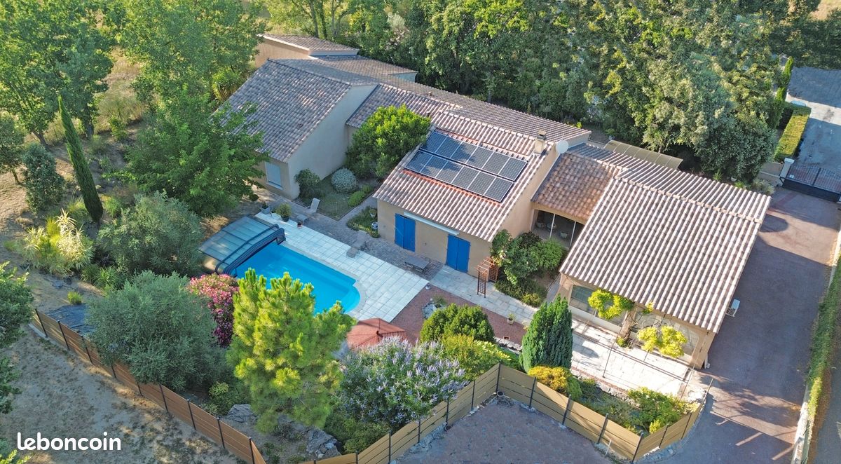 Maison 8 pièces 315 m² · à Saint-Restitut · 315 m² · 650 000 €