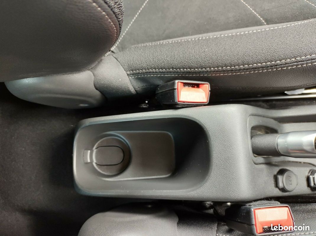 LP Trade Accoudoir Central pour 207 | Accessoire Console de Rangement et Repose-bras avec Compartiment Organiseur | Pièce Détachée d' Intérieur de Voiture | Simili Cuir Noir - Couture Blanche