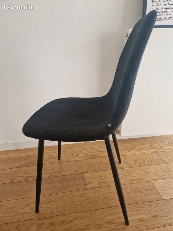 Chaises noires (image 4)