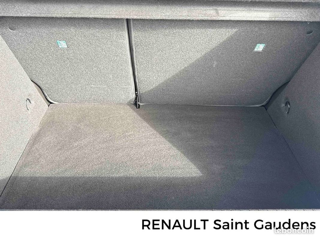 RENAULT Clio E-Tech full hybrid 145 ch GSR2 Techno (image 8)