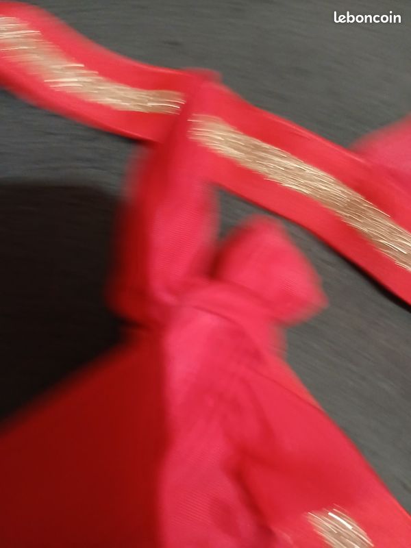 Maillot neuf jamais porté taille S (image 4)