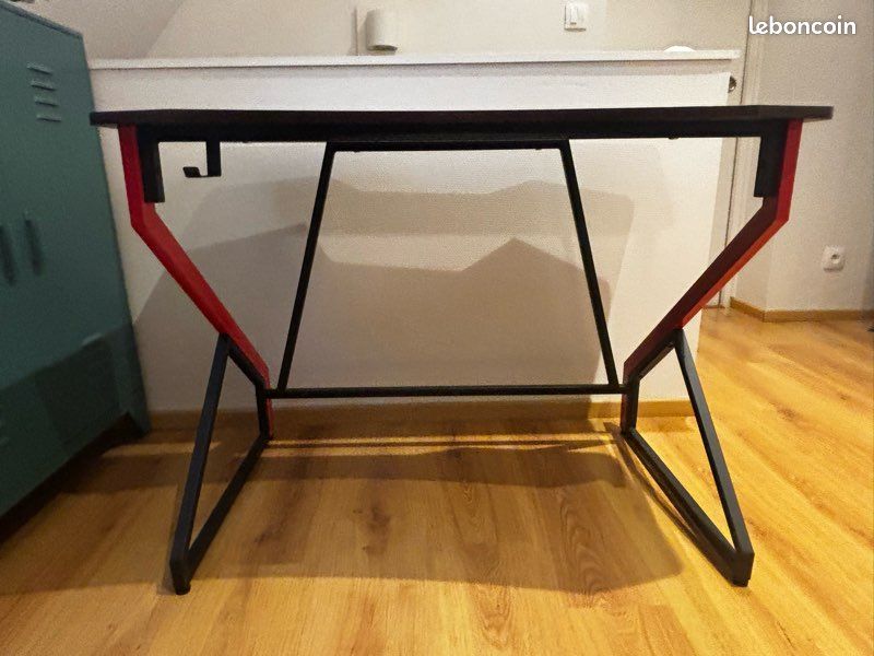 Bureau Gaming BUT - Plateau Carbone & Support Casque 🎮 (image 2)