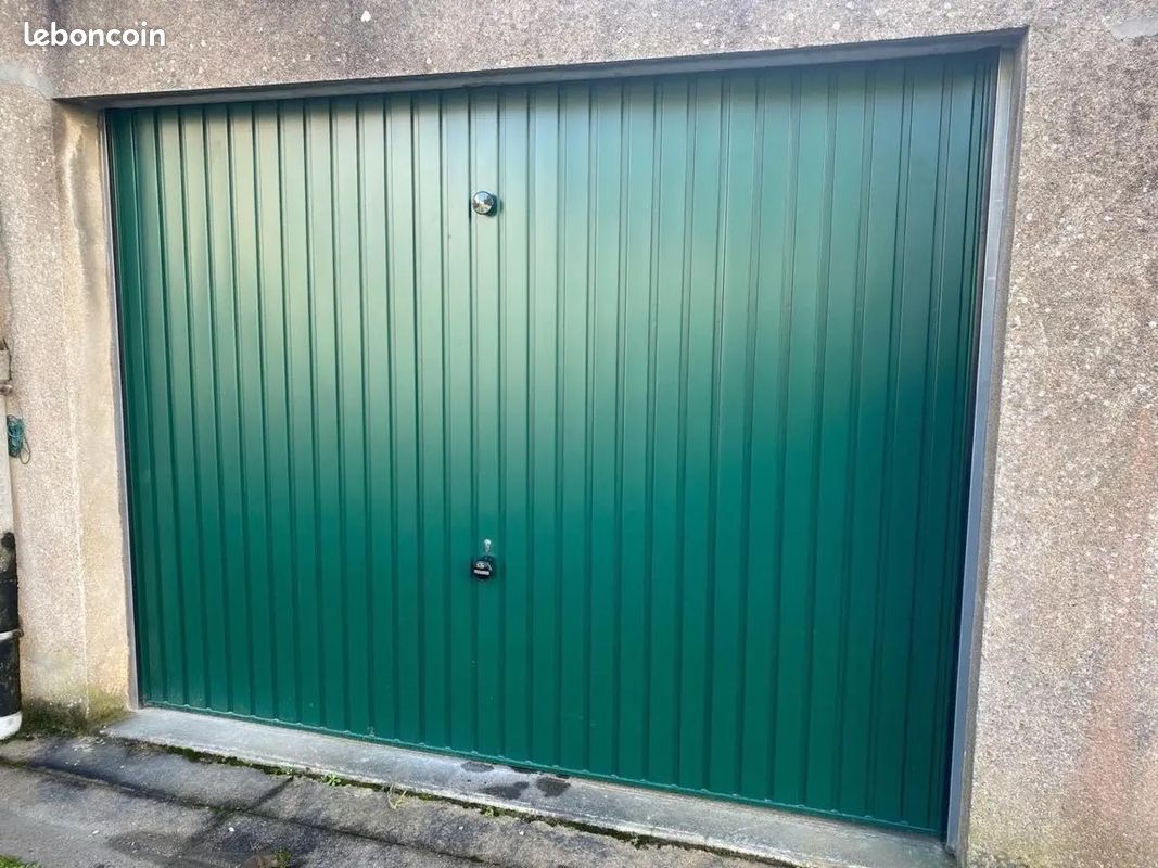 Parking/Garage · à Angers · 100 €/mois