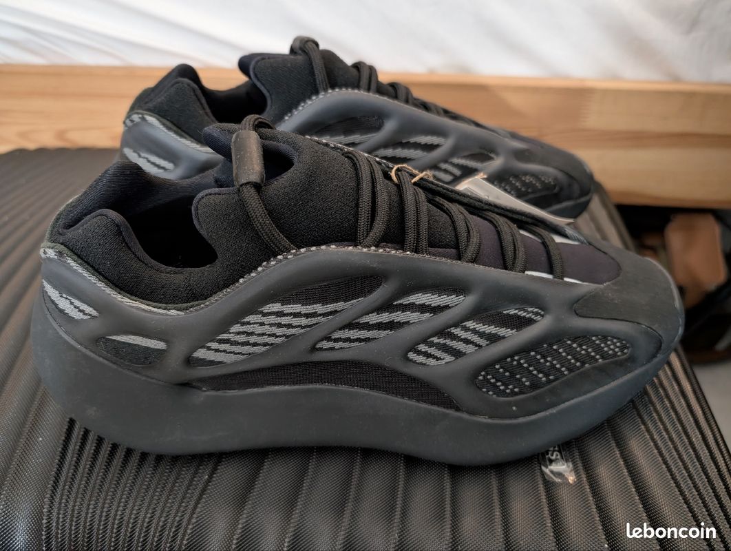 🔥 Offre exclusive Le Vrai Yeezy 700 V3 Dark Glow – NEUVES