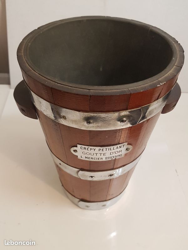Seau à Champagne Mercier Antique, France : Seau à Vin en Métal - Canada